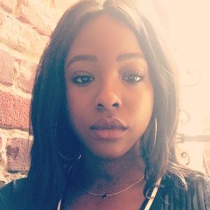 Meet your Posher, Felicia